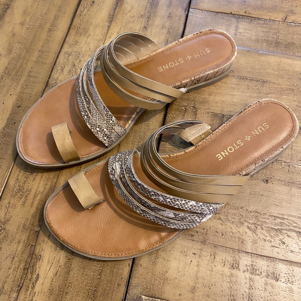 Sun+Stone beige snakeskin slide sandals women’s  7